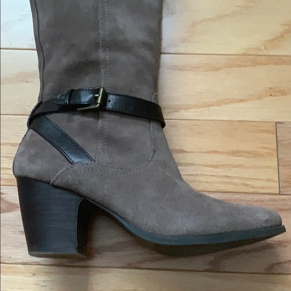 Crown Vintage Suede Boots size 7 1/2 - Picture 2 of 6